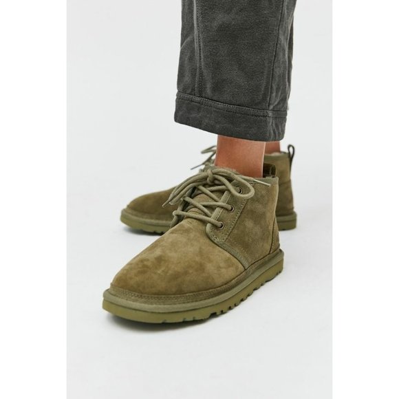 UGG Neumel Chukka Boot Olive Suede Womens Size 10 41